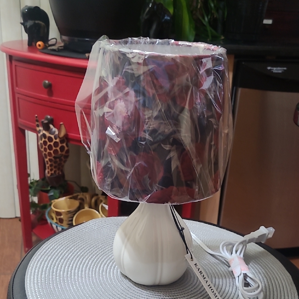 🥀Karma Home Floral Table Lamp